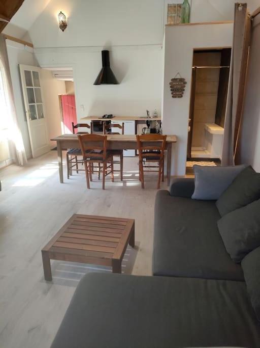 Le Ptit Loft Villa Brechamps Екстериор снимка